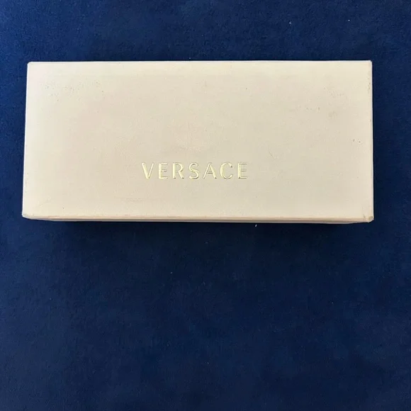 Versace sunglasses from the 2000’s. - Picture 5 of 5